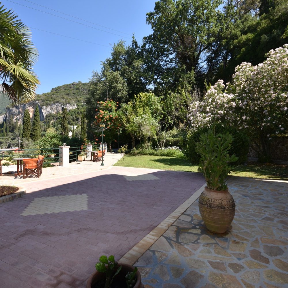 Liapades Beach Garden